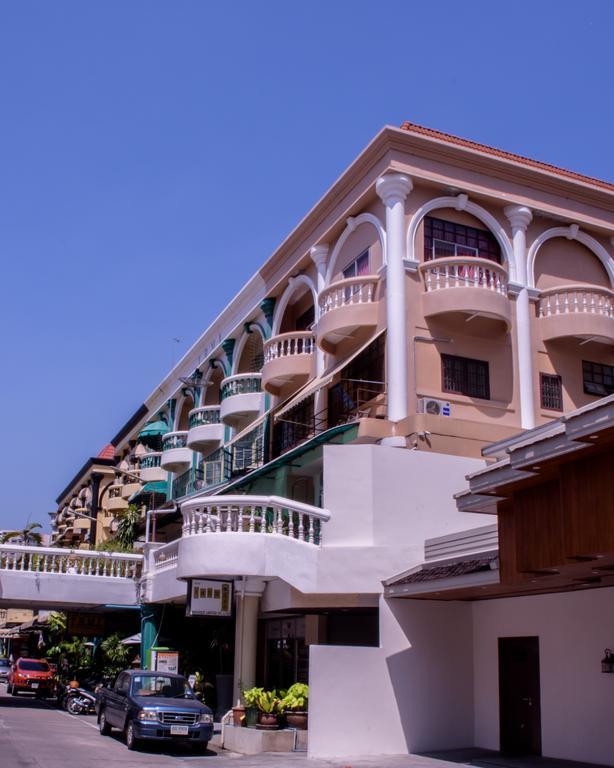 Indogee Apartments Pattaya Buitenkant foto