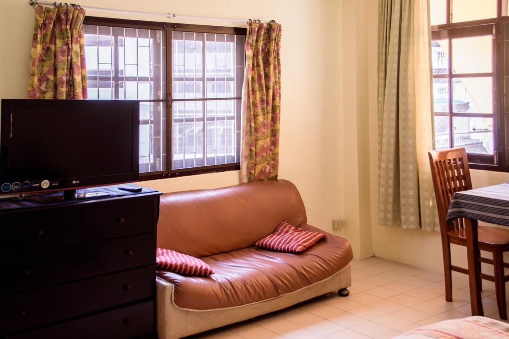Indogee Apartments Pattaya Buitenkant foto