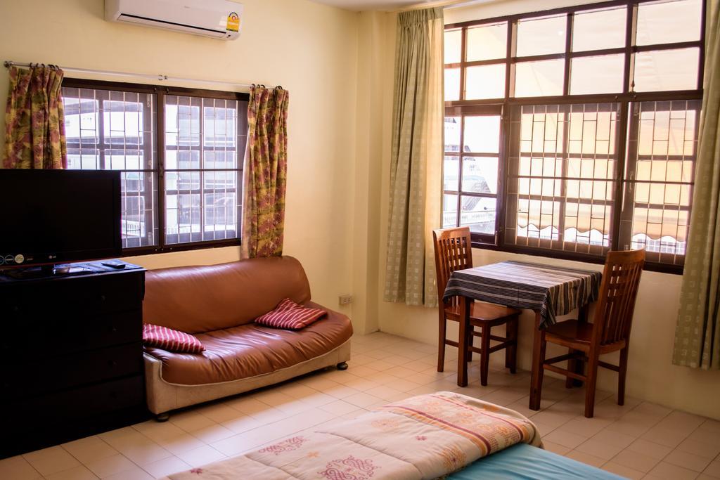 Indogee Apartments Pattaya Buitenkant foto