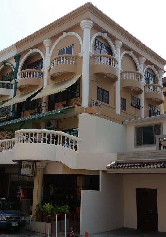 Indogee Apartments Pattaya Buitenkant foto